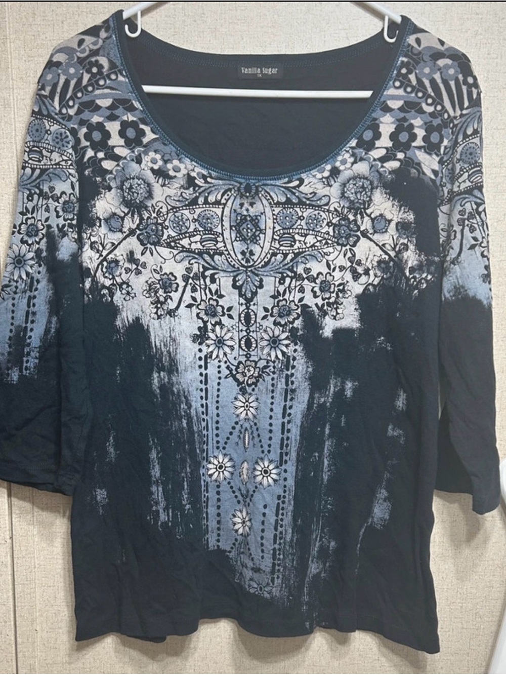Vanilla Sugar Black & Gray Floral Ornamental Scoop Neck Top